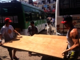 Nakladani na autobusaku v Rishikeshi 2