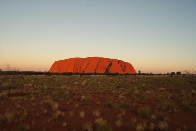 Ayres Rock / Uluru v zapadajícím slunci 4 - Centrální Austrálie