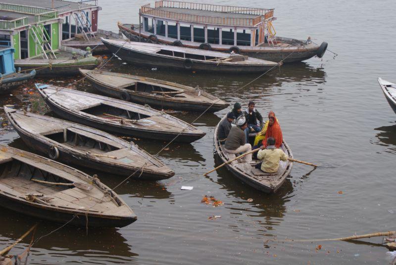 India - Holy city of Varanasi photo no. 3