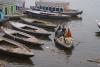Loďky na řece Ganga - Indie - Posvatne mesto Varanasi