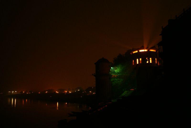 Varanasi lighthouse - Indie - Posvatne mesto Varanasi