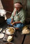 Výroba samosa - Indie - Posvatne mesto Varanasi