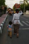 Matka s dítětem - Indonésie- Bali