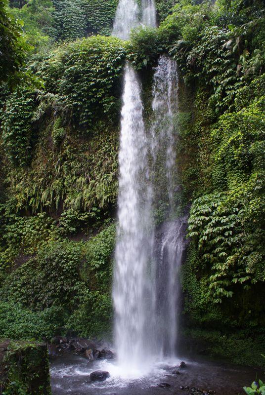 První vodopád poblíž Senaru 3 - Indonésie- Lombok