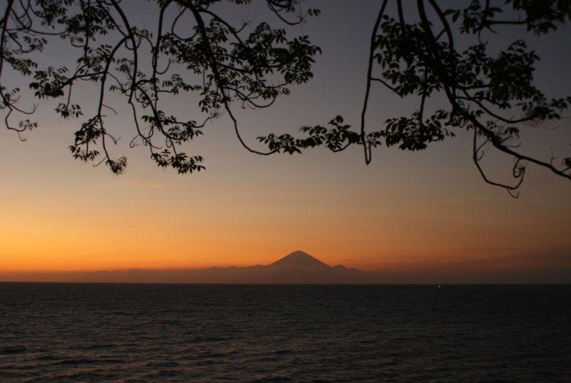 Sopka na severovýchodě Bali- pohled z Lomboku - Indonésie- Lombok