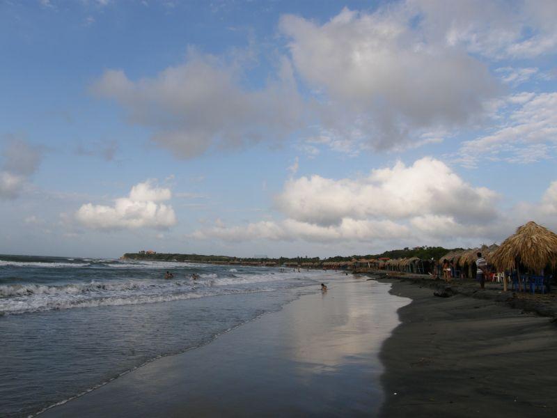 černé písky pláže v Barranquillla - Kolumbie